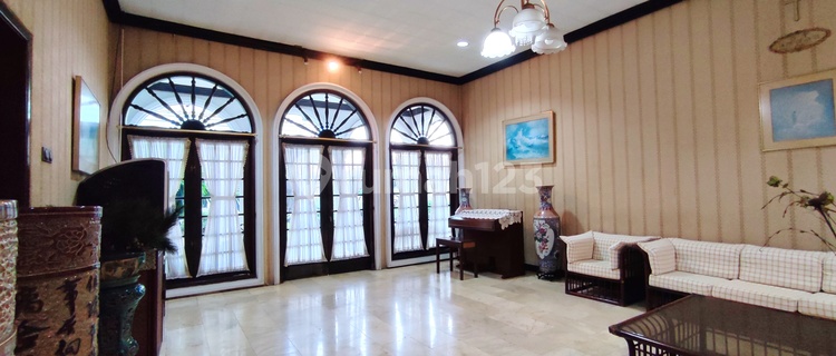 Rumah classic hitung tanah dekat Simpang Lima 1