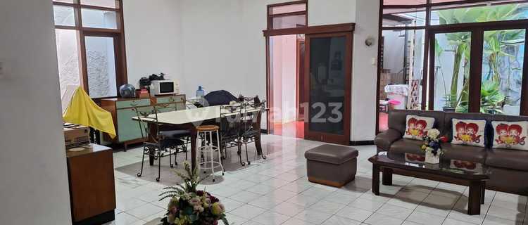 Rumah Tengah Kota Cocok Untuk Rumah Tinggal / Kos/klinik/kantor Dsb 1