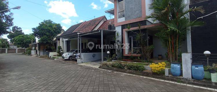 RUMAH MEWAH 2 LANTAI DALAM PERUMAHAN AYODYA SECURITY 24 JAM DEKAT TAJEM MAGUWOHARJO 1