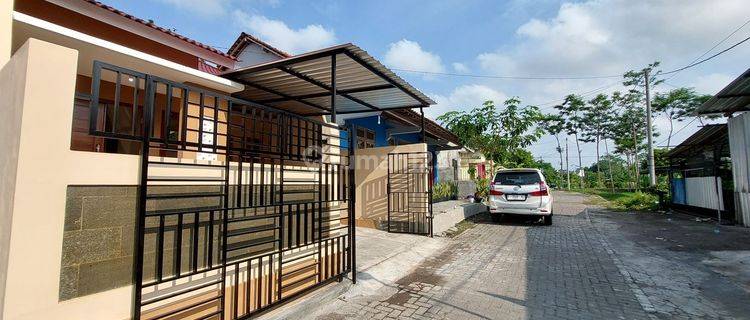 MURAH BANGET !! RUMAH BARU SIAP HUNI - CANTIK MENARIK DI DEKAT PASAR STAN MAGUWOHARJO DEPOK SLEMAN 1