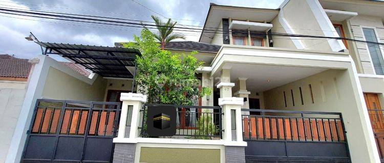 RUMAH MEWAH 2 LANTAI SEMI FURNISHED DI PERUMAHAN STRATEGIS DEKAT TERMINAL CONDONG CATUR DEPOK SLEMAN 1