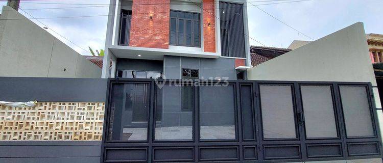 RUMAH BARU MEWAH 2 LANTAI MODERN KEKINIAN DI JALAN IMOGIRI BARAT SEWON BANTUL DEKAT KAMPUS STTKD DAN UAD TERPADU 1