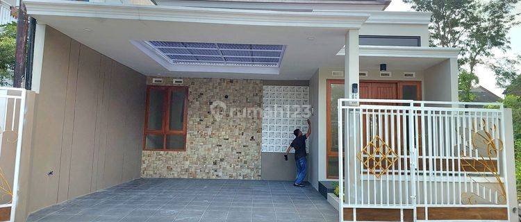 RUMAH BARU CANTIK MEWAH DALAM LINGKUNGAN PERUMAHAN DI JALAN KALIURANG KM 13 SUKOHARJO NGAGLIK SLEMAN 1