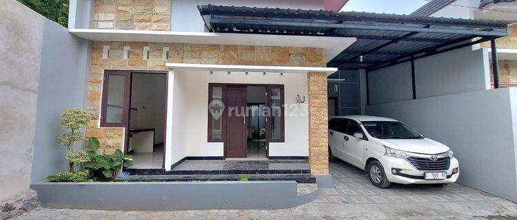 SISA 3 UNIT SAJA! RUMAH BARU MEWAH MODERN DALAM CLISTER 9 UNIT LOKASI STRATEGIS DEKAT SD MODEL WEDOMARTANI NGEMPLAK SLEMAN 1