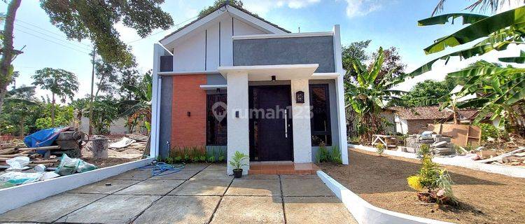 RUMAH CANTIK MODERN SCANDINAVIAN DI UTARA  PASAR GODEAN DEKAT RS. ATHUROT  1