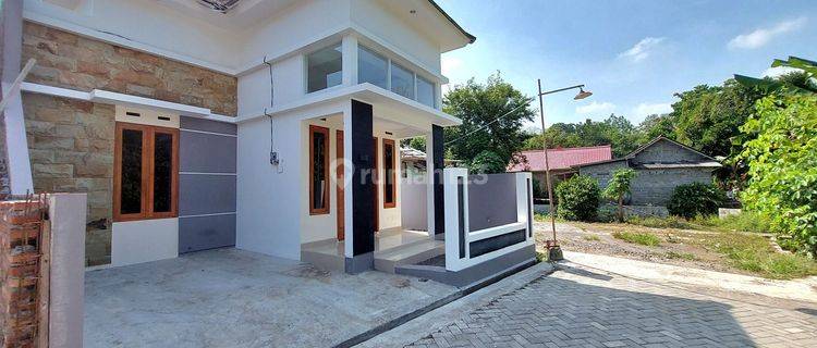 RUMAH BARU CANTIK MINIMALIS MODERN HARGA MURAH DALAM CLUSTER 7 UNIT DI DEKAT POLRES SLEMAN DAN SCH MALL 1