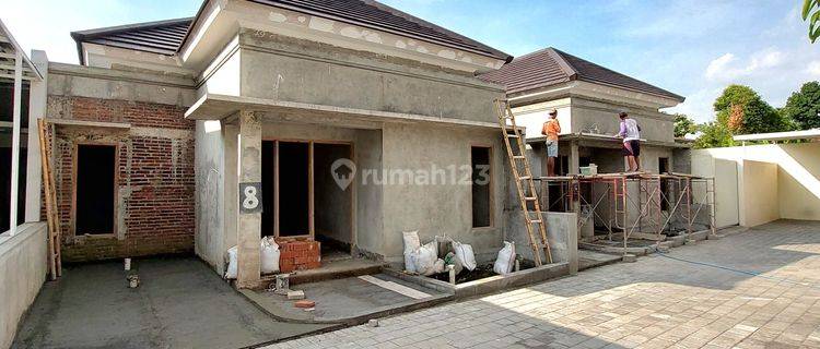 RUMAH BARU MEWAH DENGAN KONTRUKSI MEWAH ISTIMEWA DALAM PERUMAHAN DEKAT SD MODEL WEDOMARTANI NGEMPLAK SLEMAN 1