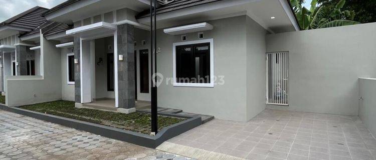 Murah Banget Sisa 1 Unit! Rumah Baru Fresh Limasan Modern Dengan Harga Murah Di Taman Martani Kalasan Dekat Bong Supit Bogem Kalasan Sleman 1