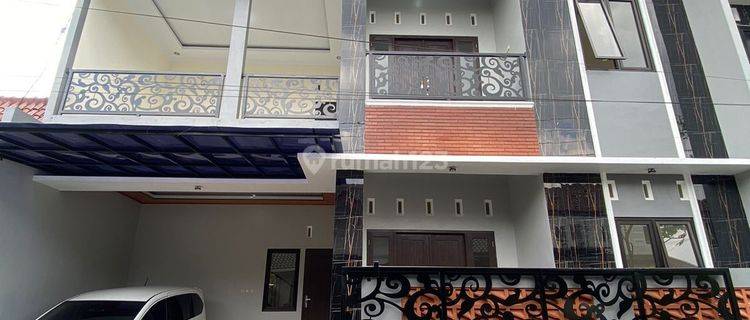 Rumah Mewah Modern 2 Lantai Kontemporer Istimewa Dengan Harga Murah Di Dekat Jogjabay Maguwoharjo 1