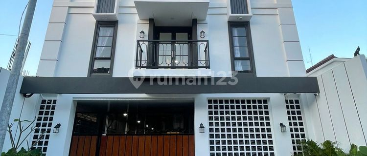 Exclusive Luxury Kost 3 Floors 30 Luxurious Rooms Fully Furnished in Pandega, Kaliurang Street Km. 5.9, Near UGM Campus 1