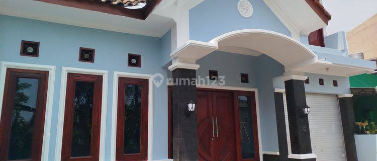 Murah Poll ! Rumah Biru 2 Lantai Dalam Perumahan Di Jalan Magelang Km 16 Margorejo Tempel Sleman 1