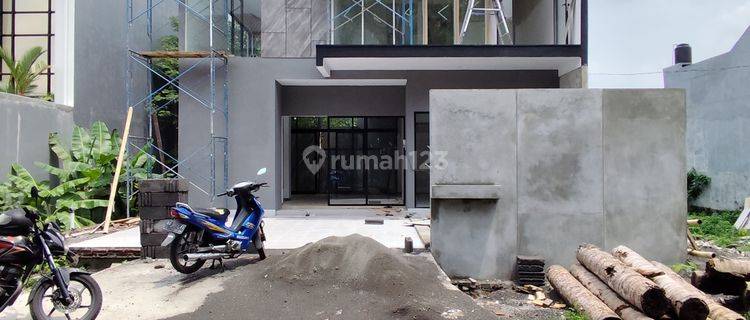 Rumah 2 Lantai Mewah Modern Kontemporer Di Banyuraden Gamping Sleman Dekat Kampus Unu Yogyakarta 1