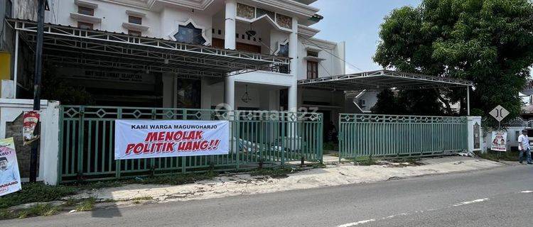 Gedung 2 Lantai Dengan Basement Strategis Di Jalan Aspal.utama Jalan Sambilegi Dekat Rs. Hermina 1