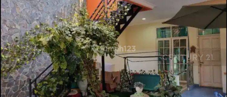 Rumah Cantik DiSewa  Di Utan Kayu Jakarta Timur  1