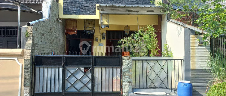 Wooden House Near Jakarta Islamic University, 2-Car Access, Comfortable 1