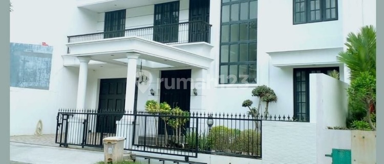 Rumah Furnished di Graha Candi Golf, Semarang 1