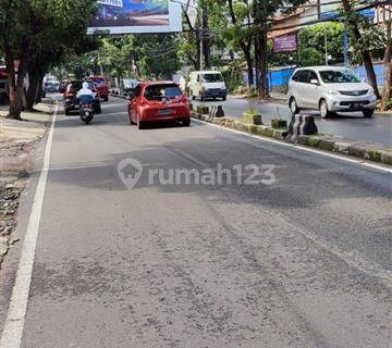 Rumah Lama Tanah Luas di Jl. Surya Sumantri, Bandung 1