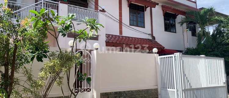 Grand Majestic Artistic House in Cipinang Housing 1