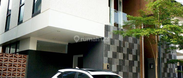 Rumah Modern Minimalis di Jakarta Timur 1