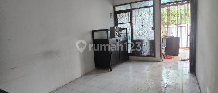 Rumah Murah Lokasi Strategis di Taman Kopo Indah, Bandung 1