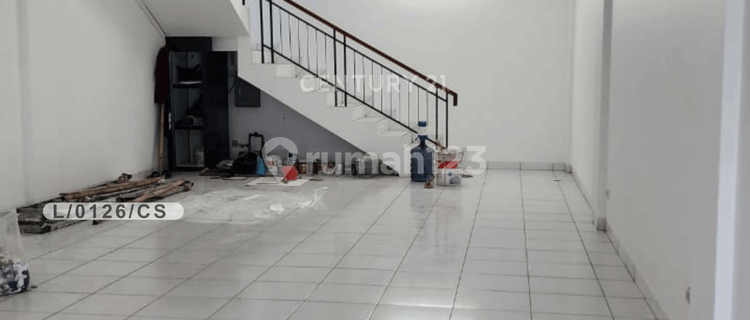 Shop House Suitable for Various Strategic Businesses in Mekarwangi, Bandung 1