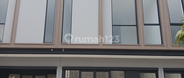 3-STORY NEW AND BEAUTIFUL READY-TO-USE SHOPHOUSE IN TANGERANG. 1