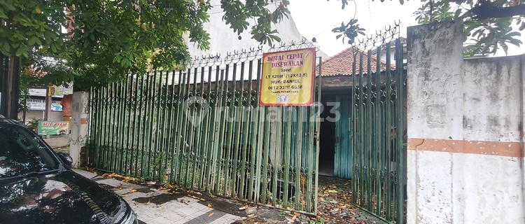 Rumah Usaha Raya Cokroaminoto Kota Mojokerto Hadap Jalan Raya 1
