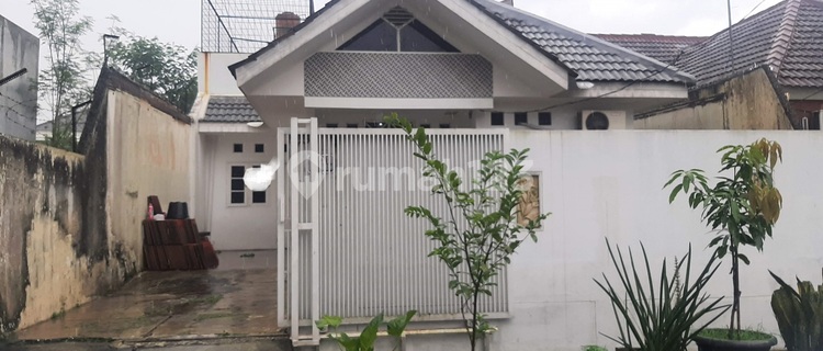 Spacious House With Many Rooms Behind The Modern Market Griya Lokas In Bsd 1