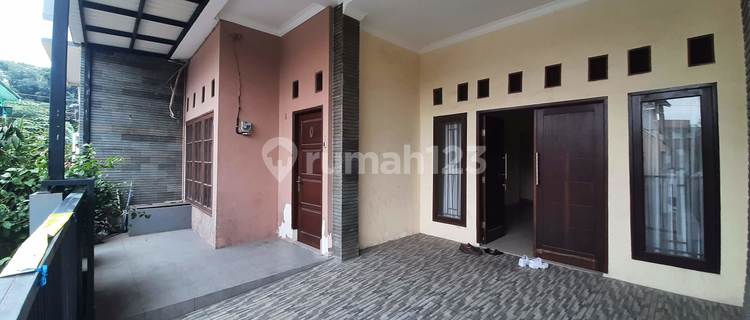 House Ready in Kalibata, Access for 2 Cars, No Flooding, Near KRL Station 1