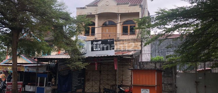 For Rent: 2-story shop house on Andi Djemma Street 1