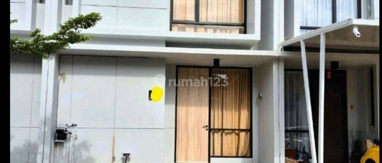 Dijual Rumah di Rolling Hills 1