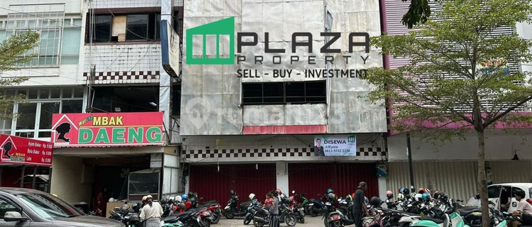 For Rent: 3-Story Shop House on Jalan Pengayoman 1