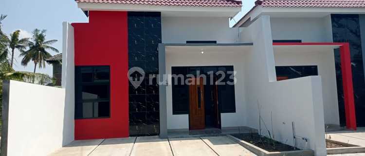Eastern Semarang Sedayu House Near Woltermangunsidi Street 1