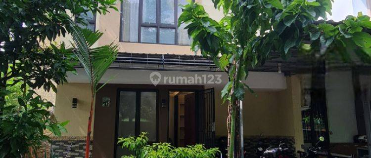 Rumah cantik dijual 2 Lantai SHM Bagus Rumah 1