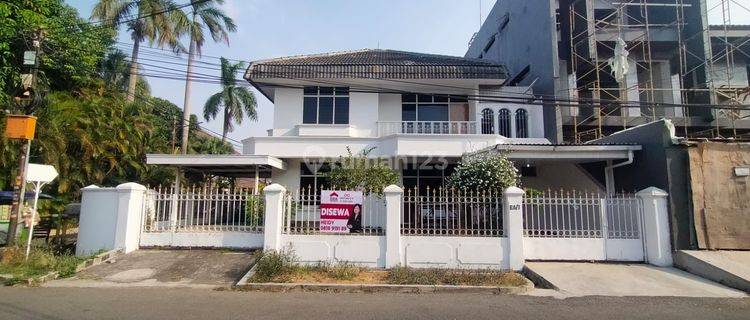 Rumah di Sewa Taman Kedoya Baru Blok E8, Jakarta Barat 1