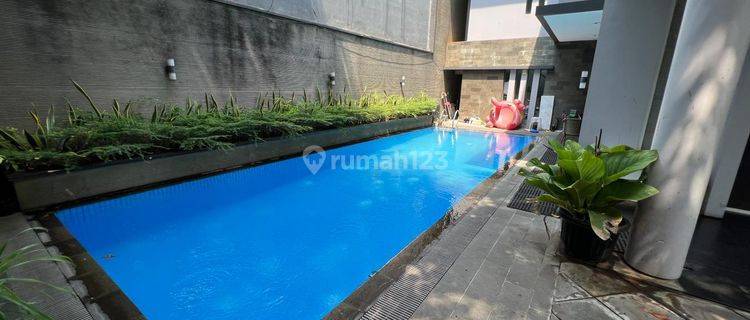 Rumah di Pondok Anggrek Ada S. Pool, Jakarta Barat 1