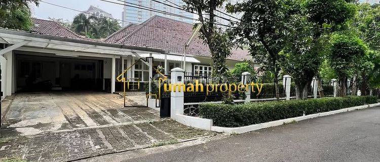 Dijual Rumah Lama Hitung Tanah Prime Area Depan Taman 1