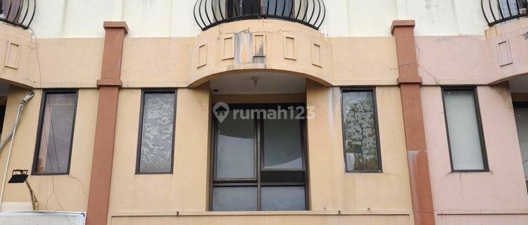 Rukan Kedoya Selatan 4 Kamar Mandi 4 Lantai Utara 1