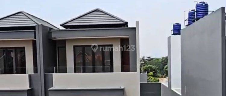 Rumah Eksklusif modern 3 Lantai di Kebon Jeruk - Jakarta Barat 1