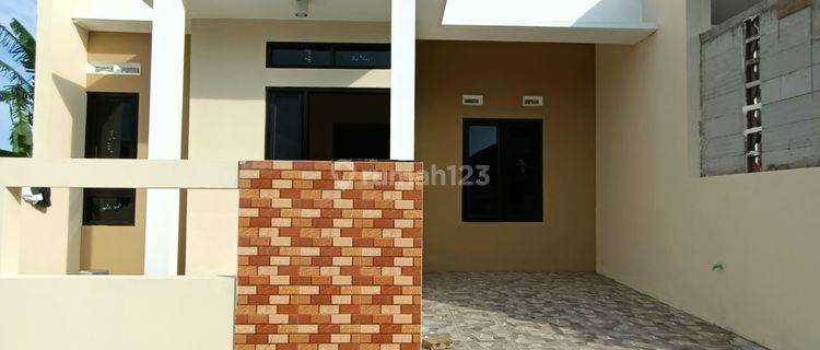 Rumah Baru Minimalis Belakang Aneka Jaya Wolter Monginsidi  1