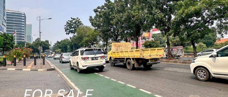 Mini Gedung 2,5 Lantai Jl Letjen S.parman Slipi Jakbar Komersial Area Bisa Untuk Hunian Mewah