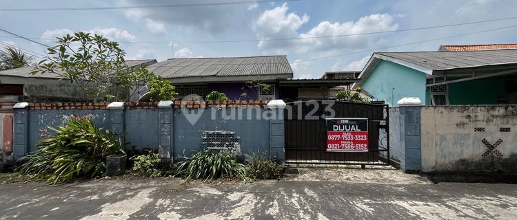 FOR SALE FULLY FURNISHED HOUSE NEAR LAKE IN OPI JAKABARING COMPLEX, PALEMBANG 1