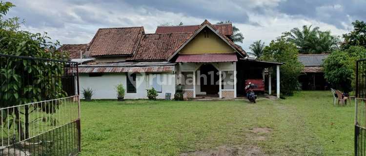 LAND FOR SALE WITH HOUSE BONUS, SPACIOUS YARD, SRIGADING KM 14 PALEMBANG 1
