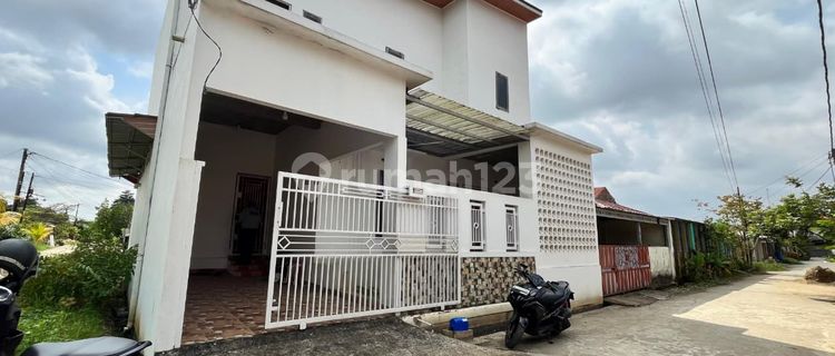 For Sale House in Griya Pesona Sematang Borang Complex, Palembang 1