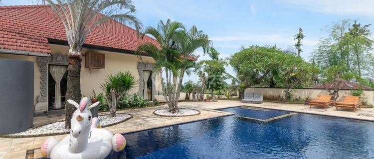 H12 Dijual Villa Dengan Design Bali di Panji, Buleleng 1