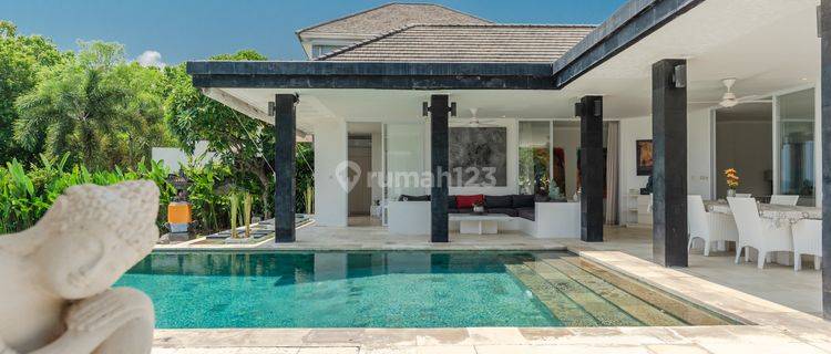 H05 Modern Hillside House with Amazing Views of Rice Fields and Sea in Umeanyar, Buleleng 1