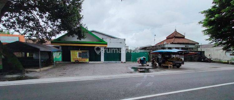 Gudang Rangka Baja Tanah Halaman Luas Jalan Raya Prambanan Piyungan 1