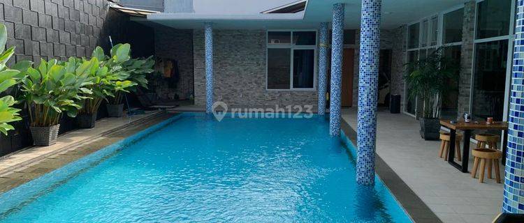 Dijual Rumah 1 Lantai ada kolam renang di tanggerang selatan 1