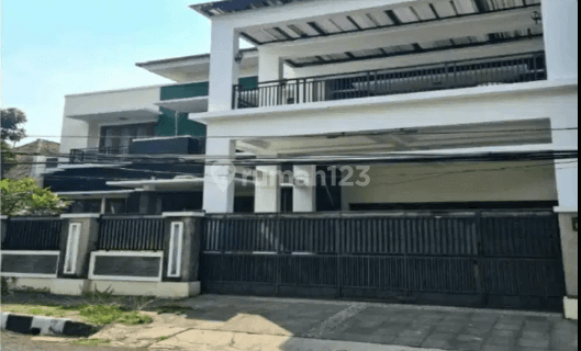 Rumah Mewah Harga Bawah Pasaran Dekat Diponegoro, Menteng 1