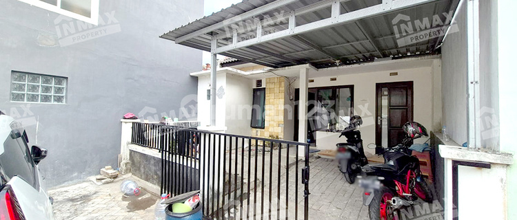 Active Dormitory (Female) Near Brawijaya University and UIN 1